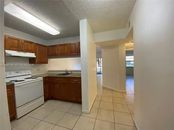 $1,700 | 4033 Lakeside Drive, Unit 4033, Tamarac, FL 33319