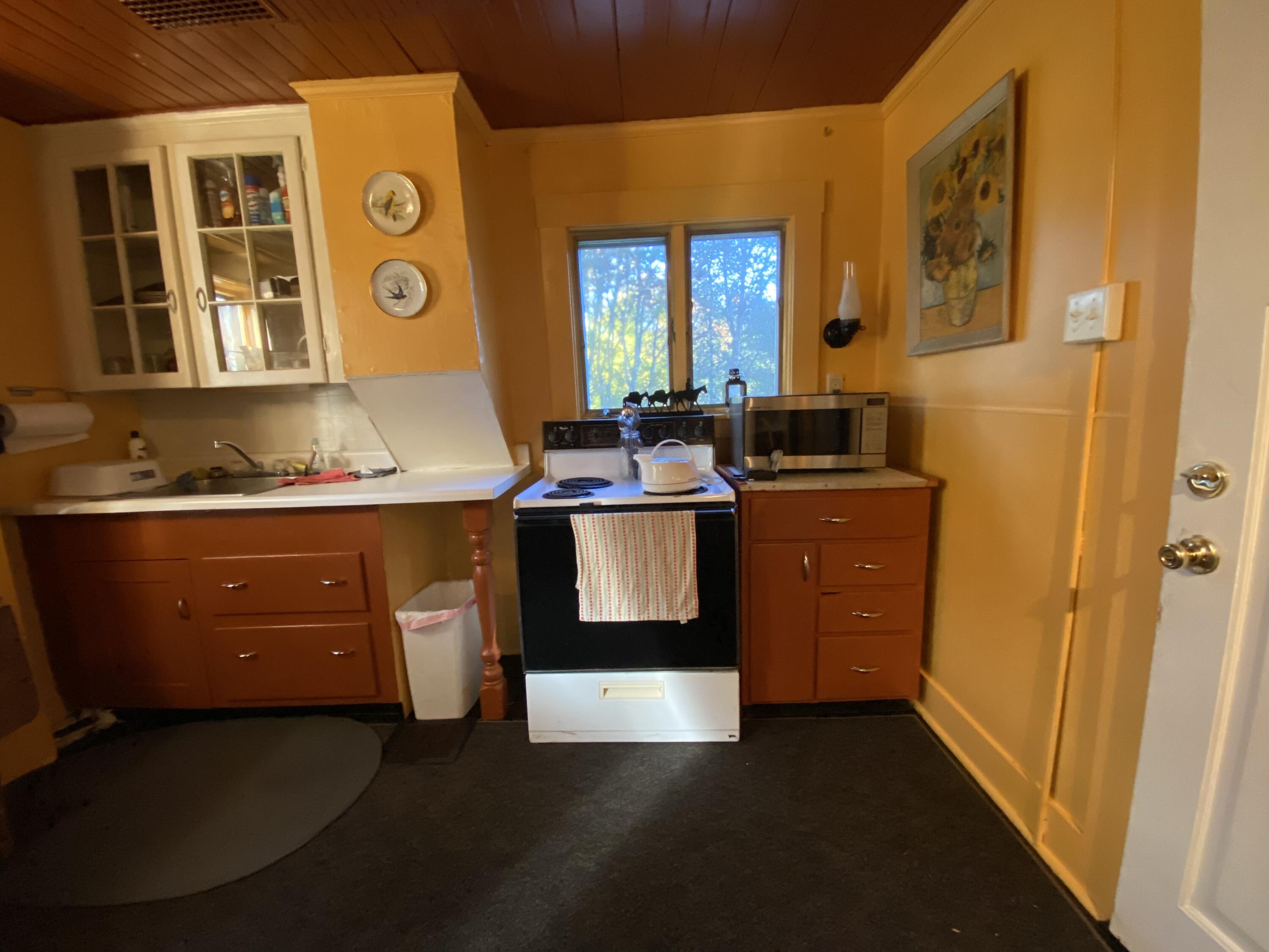 45 North Maple Street Greenville, ME 04442 - Photo 13 of 34 FED14344-FECC-4BCE-9F80-EF36091EEBC7