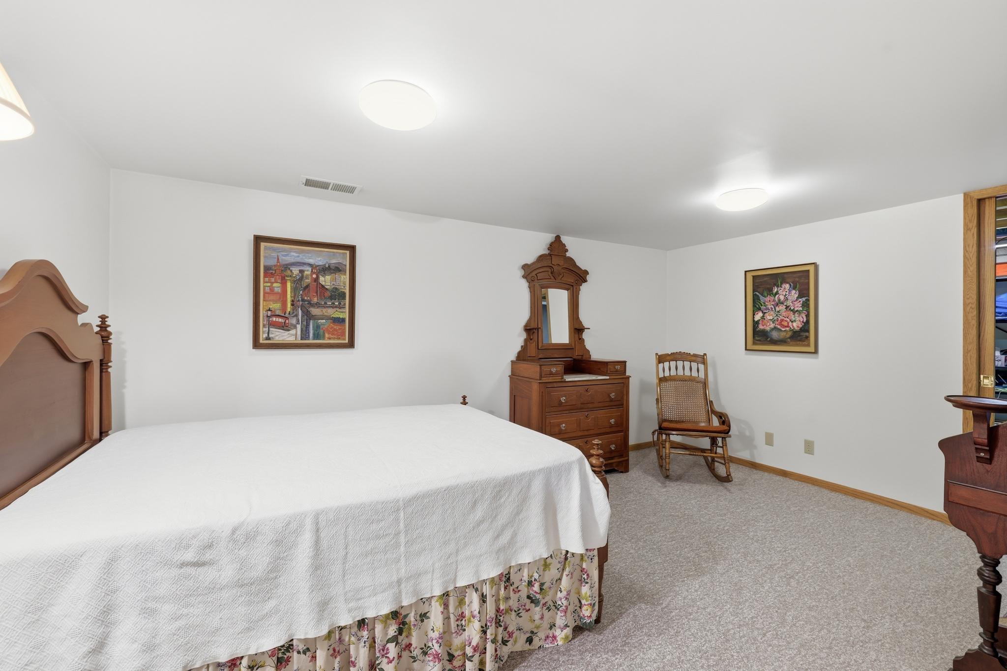 5356 Holiday Road Minnetonka, MN 55345 - Photo 34 of 43