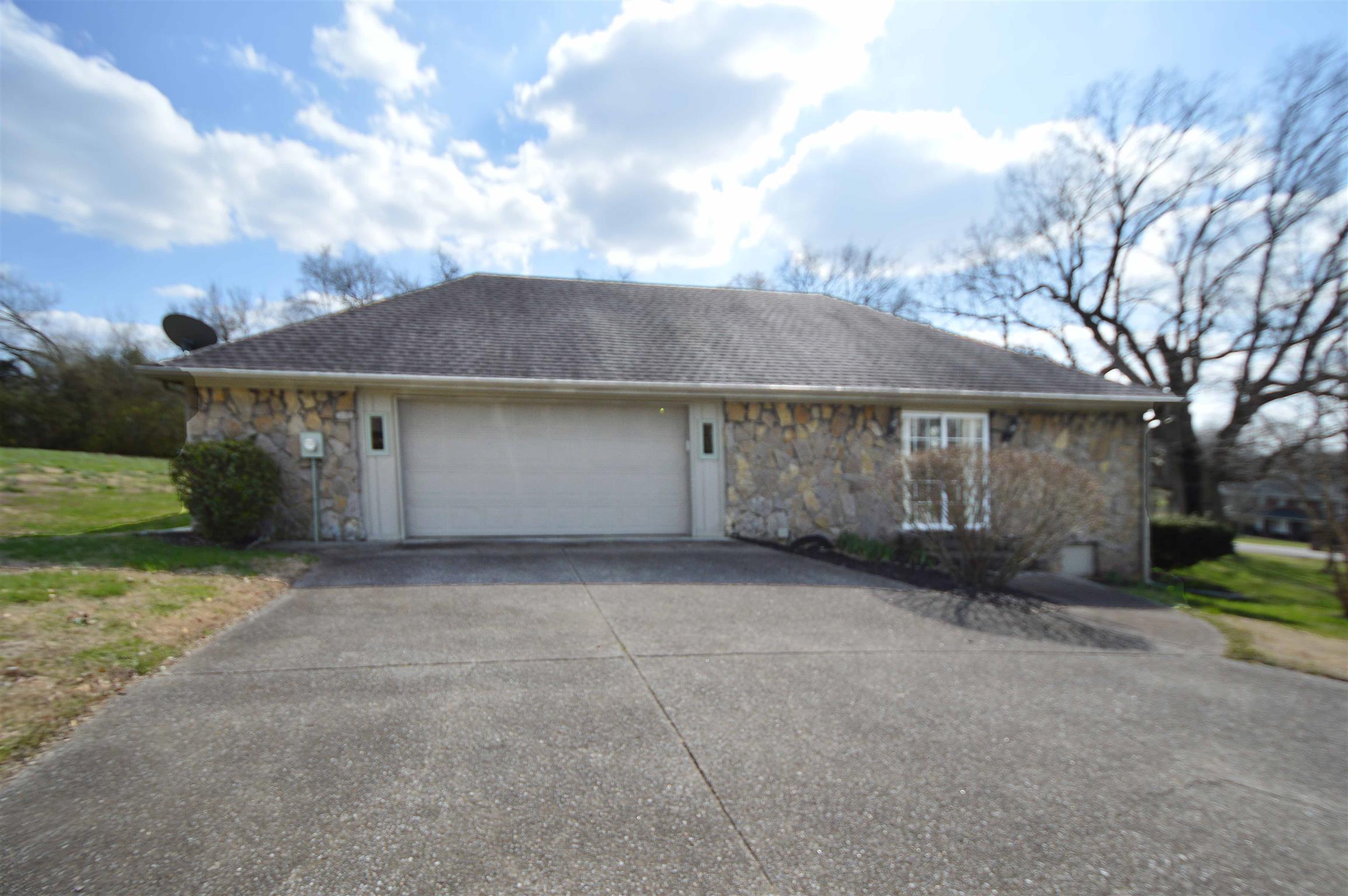 1033 Robertson Road Gallatin, TN 37066 - Photo 6 of 30 Gallery Image 6