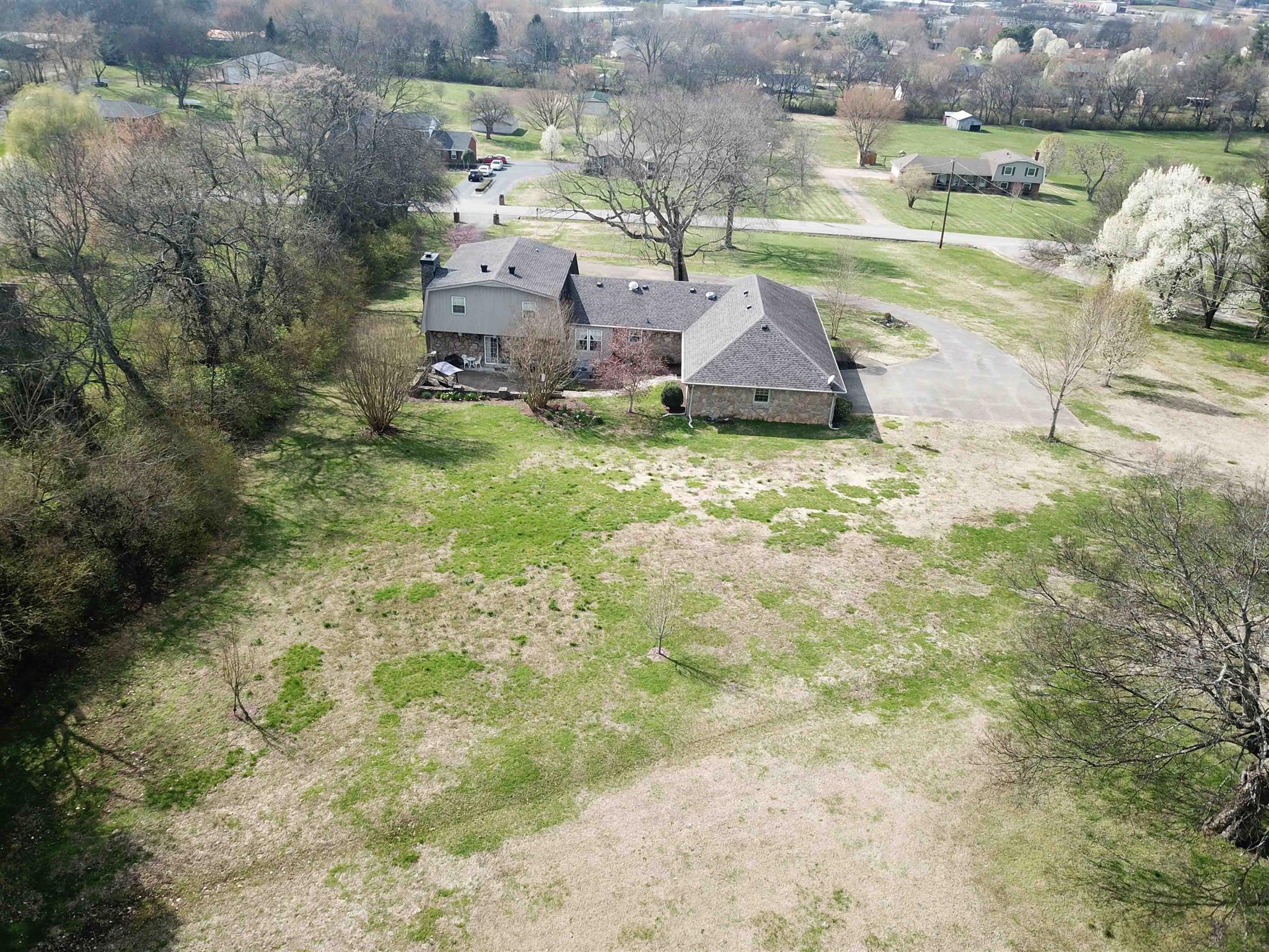 1033 Robertson Road Gallatin, TN 37066 - Photo 8 of 30 Gallery Image 8