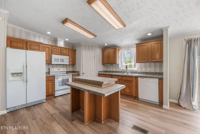 $640,000 | 833 Shirley Road, Washburn, TN 37888