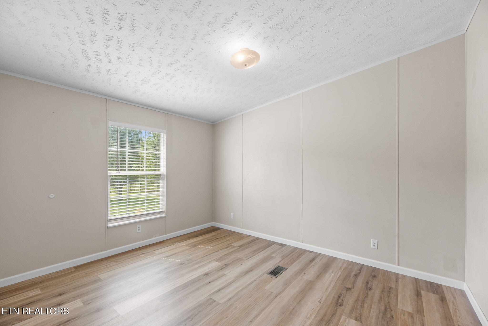 833 Shirley Road Washburn, TN 37888 - Photo 29 of 49 29-web-or-mls-Shrly833 (75)