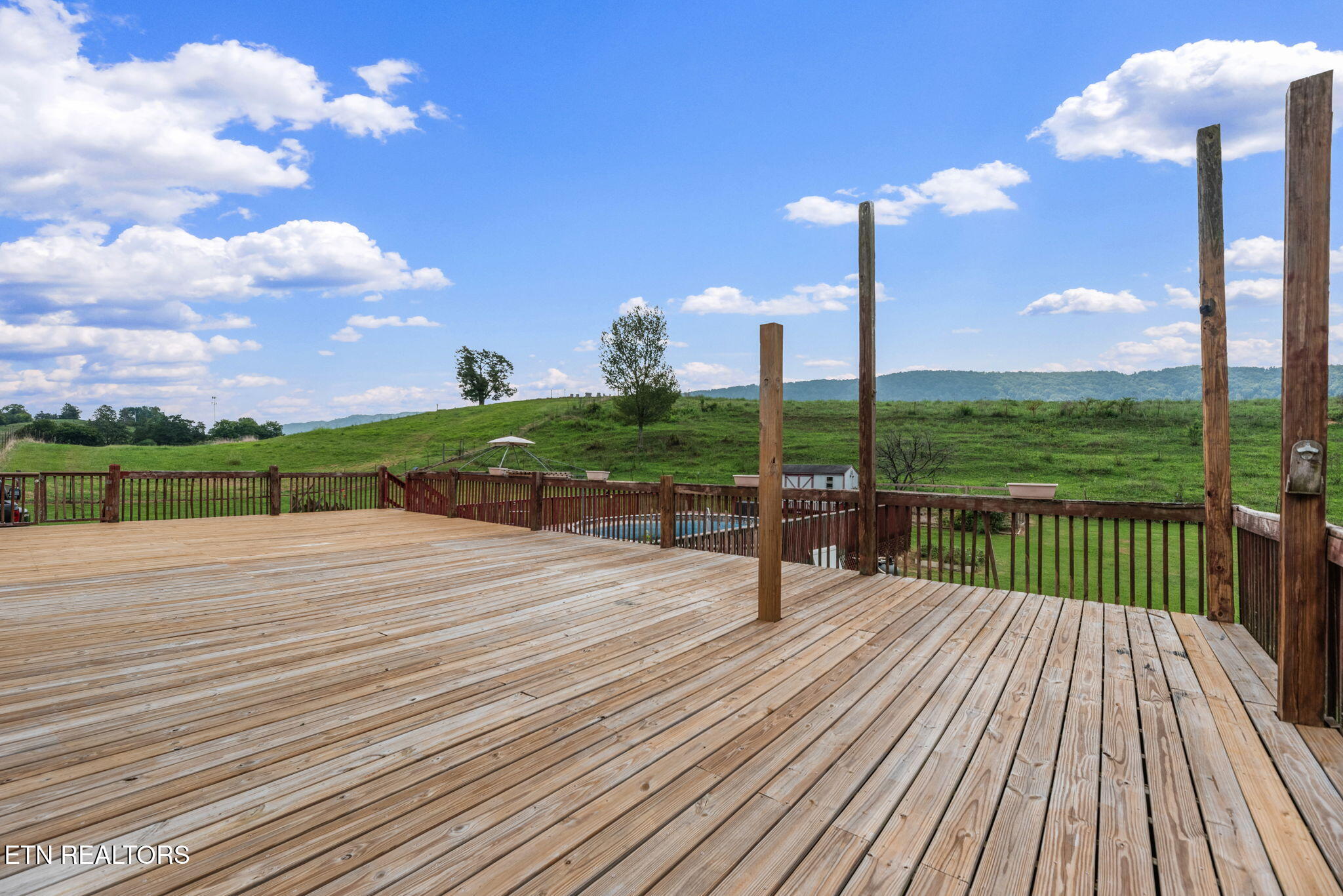 833 Shirley Road Washburn, TN 37888 - Photo 32 of 49 32-web-or-mls-Shrly833 (87)