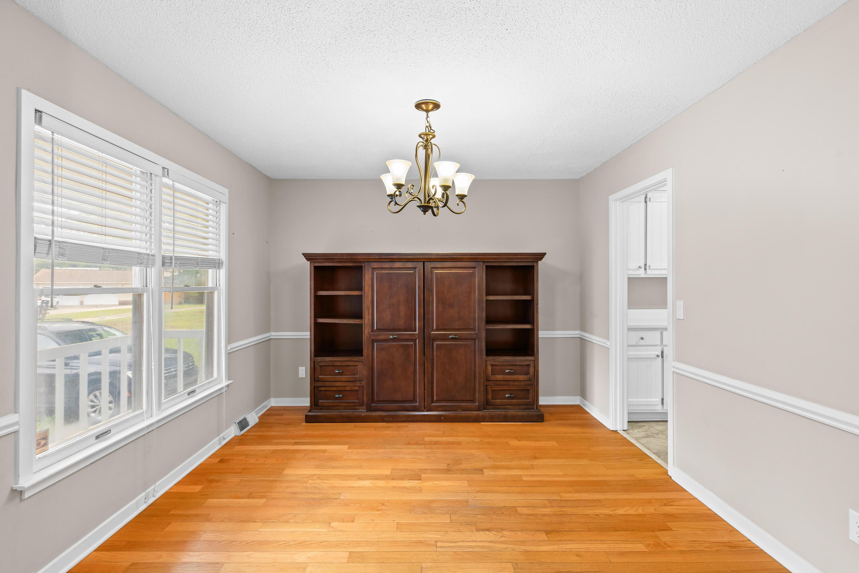 100 Medway Square Summerville, SC 29485 - Photo 5 of 38 1G1A1677