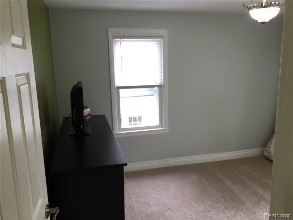 1721 Dorothea Road Berkley, MI 48072 - Photo 20 of 30 IMG_2060.JPG