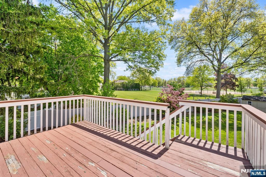124 Crain Road Paramus, NJ 07652 - Photo 40 of 48
