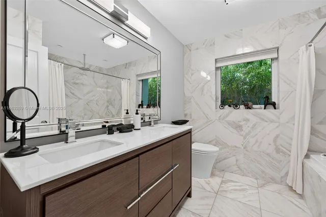 $1,850,000 | 2131 Northeast 15th Terrace, Wilton Manors, FL 33305