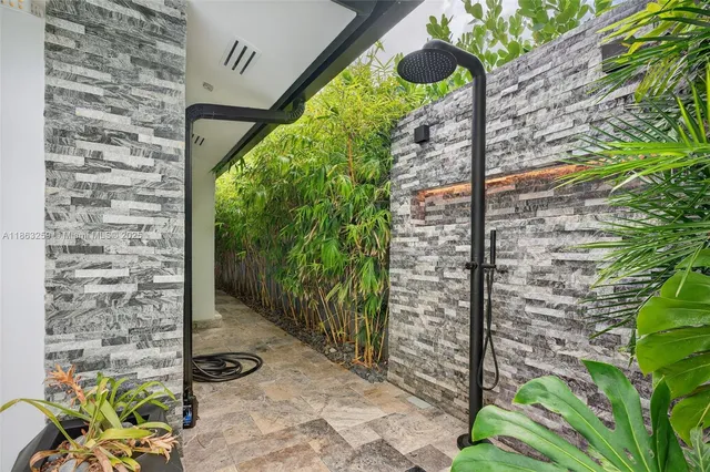 $1,850,000 | 2131 Northeast 15th Terrace, Wilton Manors, FL 33305