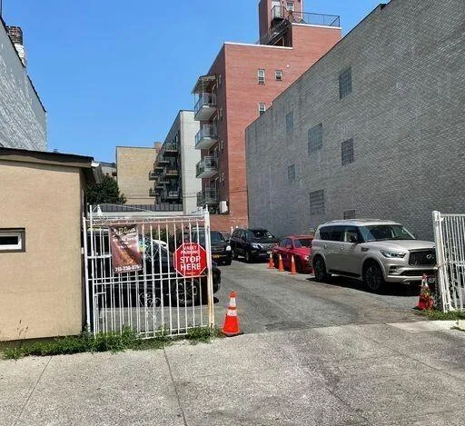 $2,500,000 | 165 Avenue O | Bensonhurst