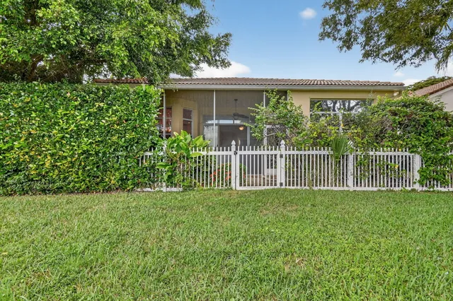 $515,000 | 1848 Via Castello, Wellington, FL 33411