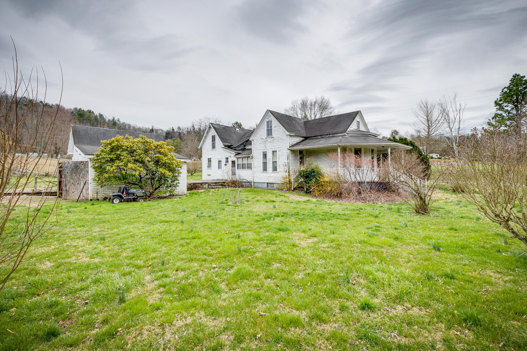 1225 Brown Road Erwin, TN 37650 - Photo 5 of 14 005