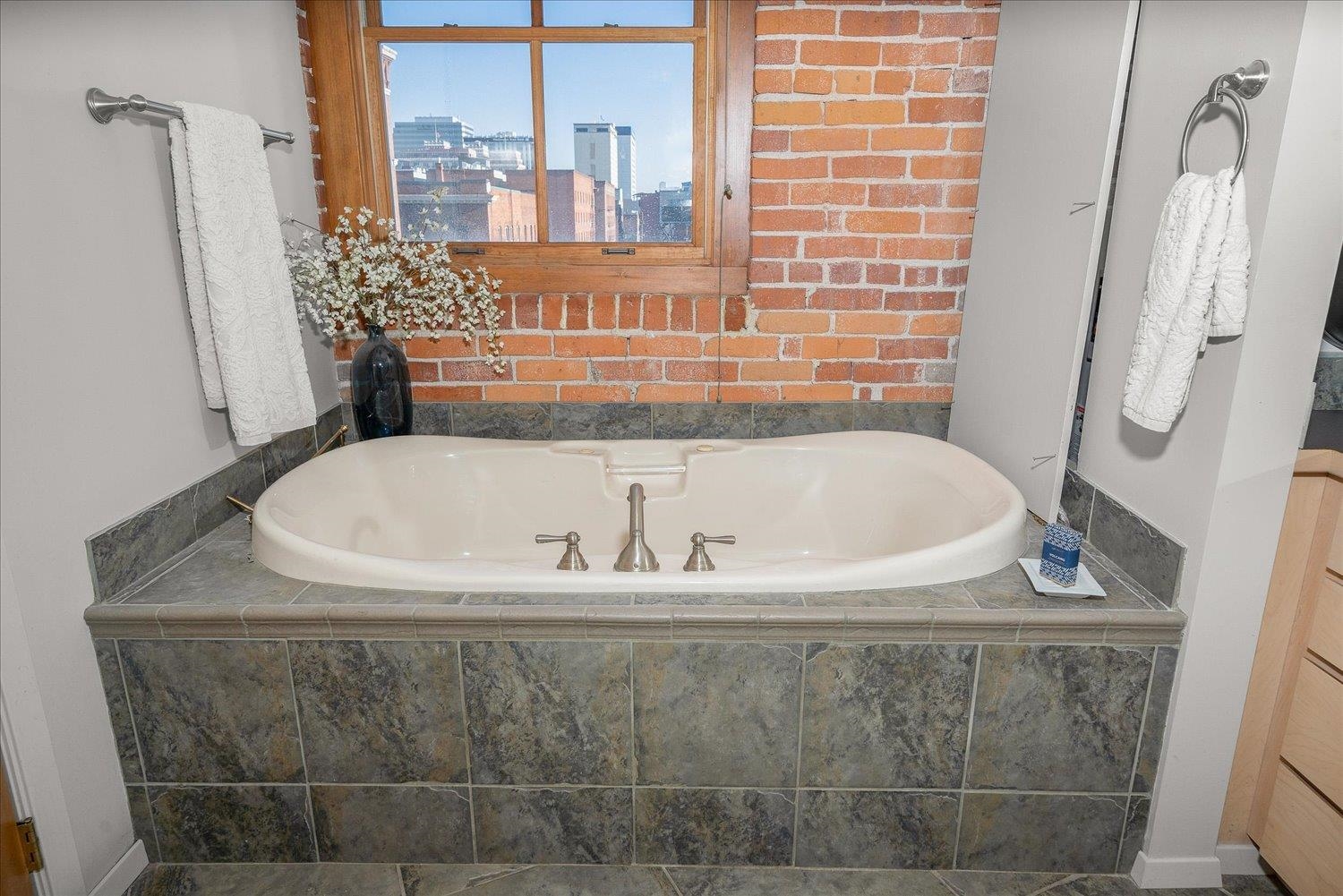 1221 West Railroad Alley, Unit 9 Spokane, WA 99201 - Photo 16 of 22