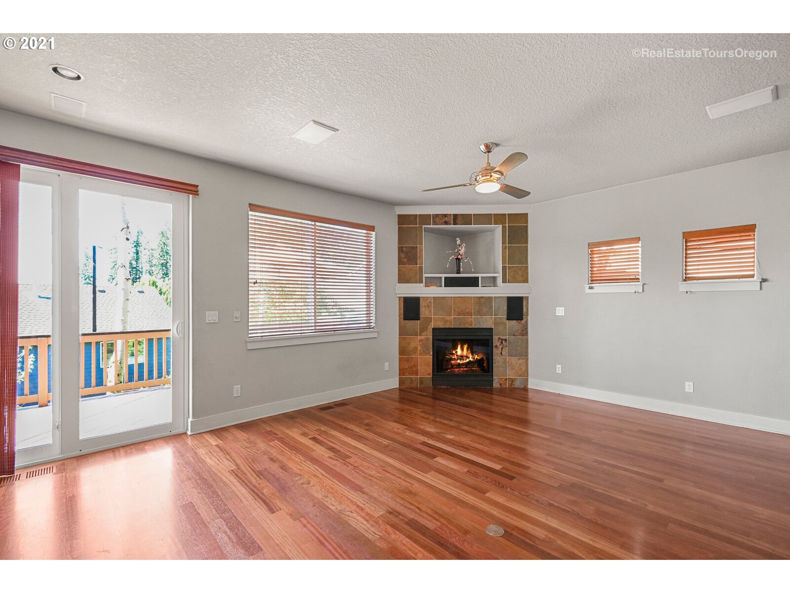 16080 Southwest Goshawk Street Beaverton, OR 97007 - Photo 6 of 31 Gallery Image 6