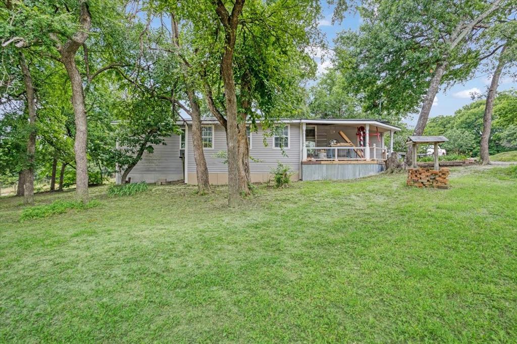 1250 Garrett Road Whitewright, TX 75491 - Photo 3 of 16