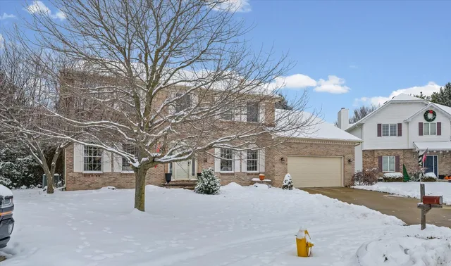 $349,000 | 3 Earl's Court, Bloomington, IL 61704