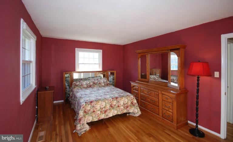 19404 Olney Mill Road Olney, MD 20832 - Photo 14 of 24 Bedroom (Master)