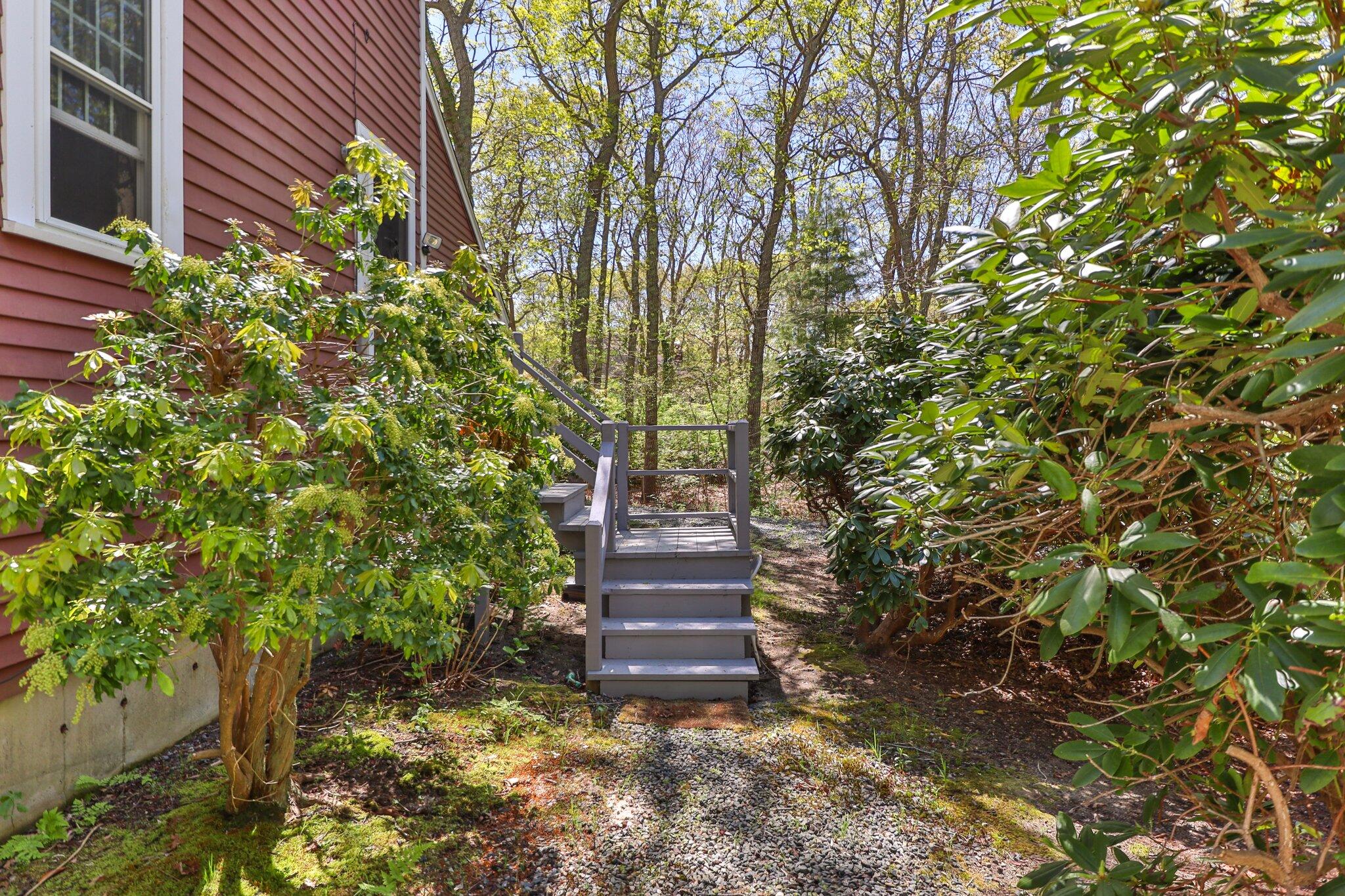 4 Robin Road Sandwich, MA 02563 - Photo 28 of 33 5-web-or-mls-4-robin-rd