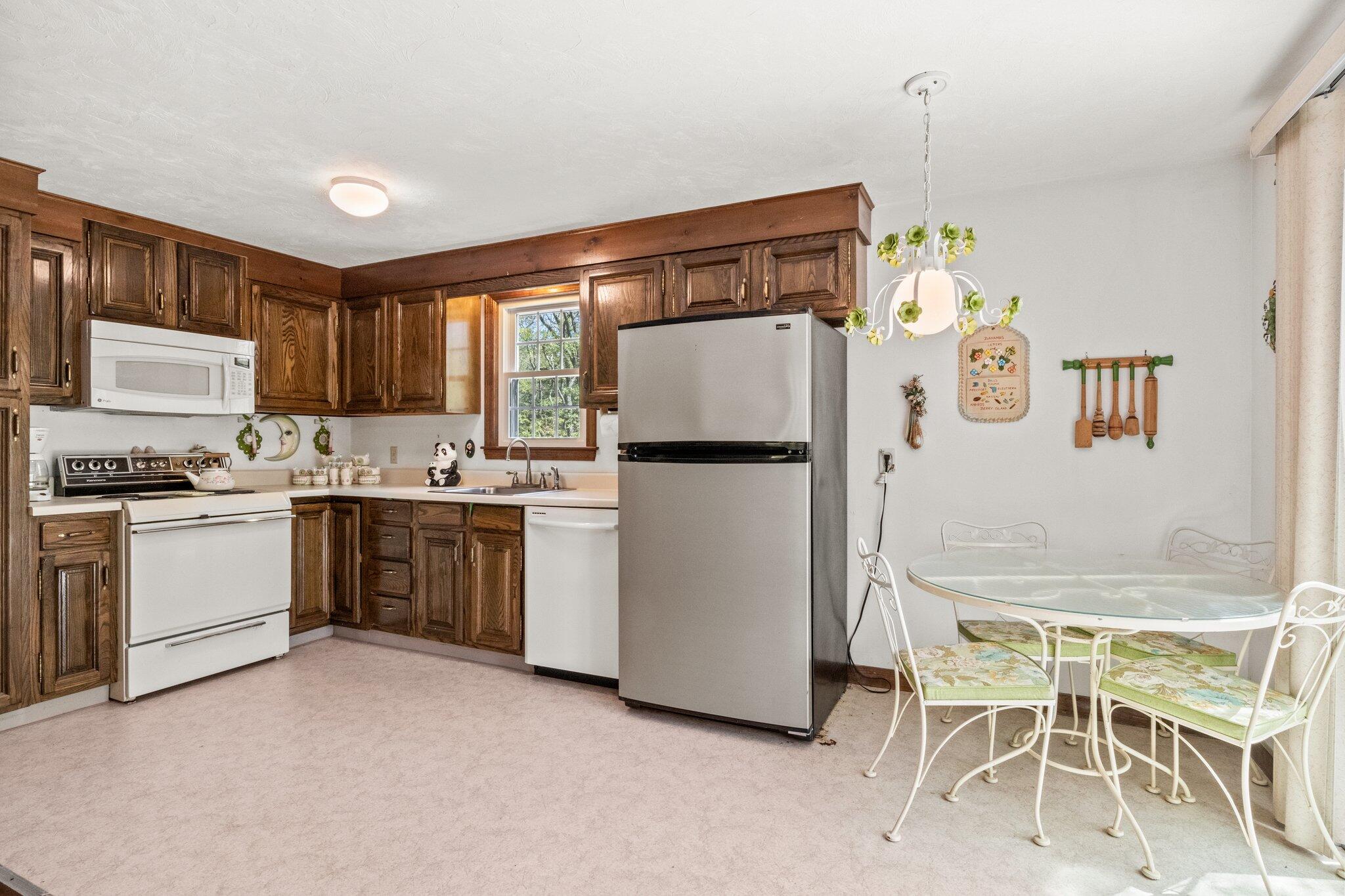 4 Robin Road Sandwich, MA 02563 - Photo 10 of 33 15-web-or-mls-4-robin-rd