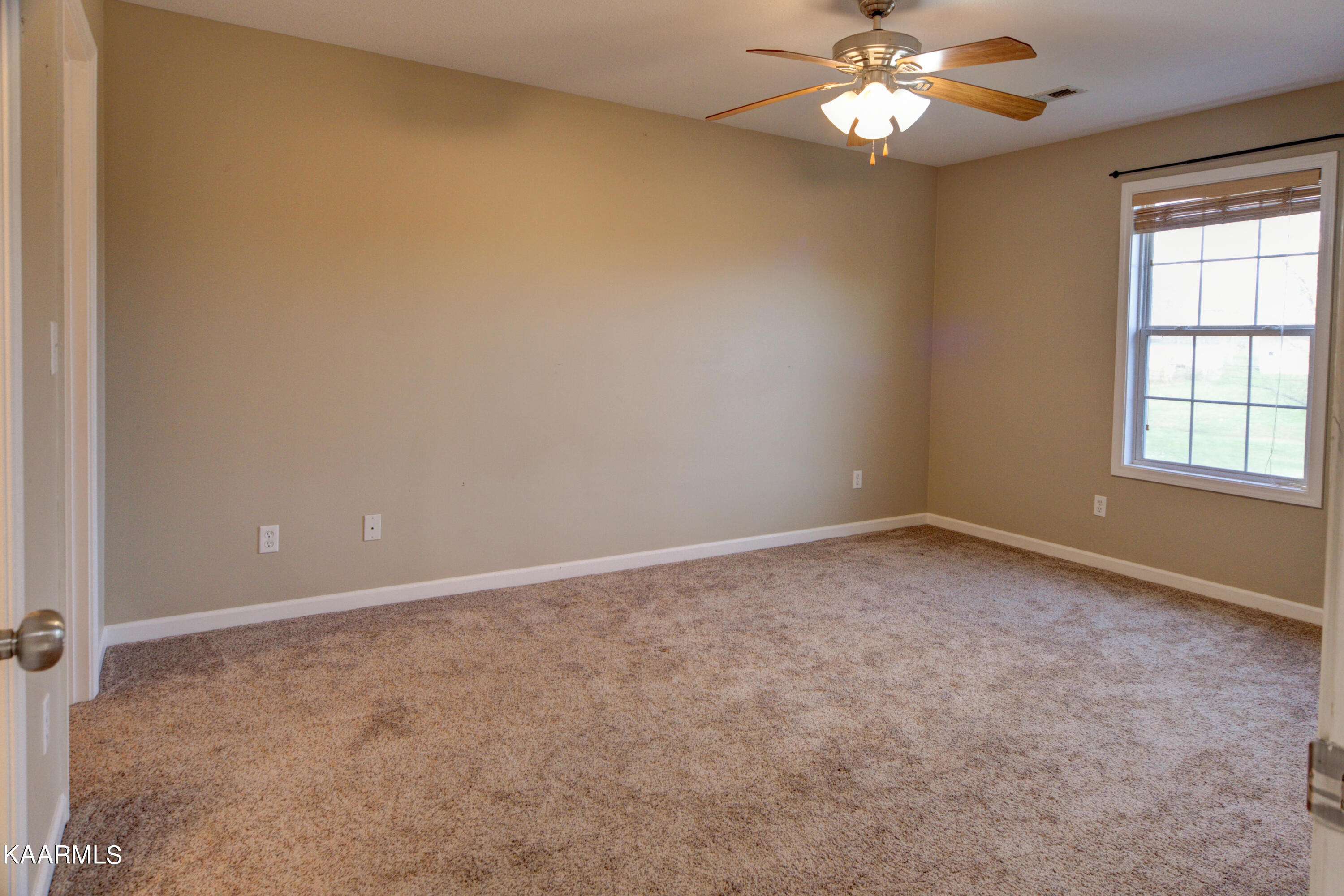 235 Troxel Drive Oneida, TN 37841 - Photo 17 of 34 235TroxelDr017