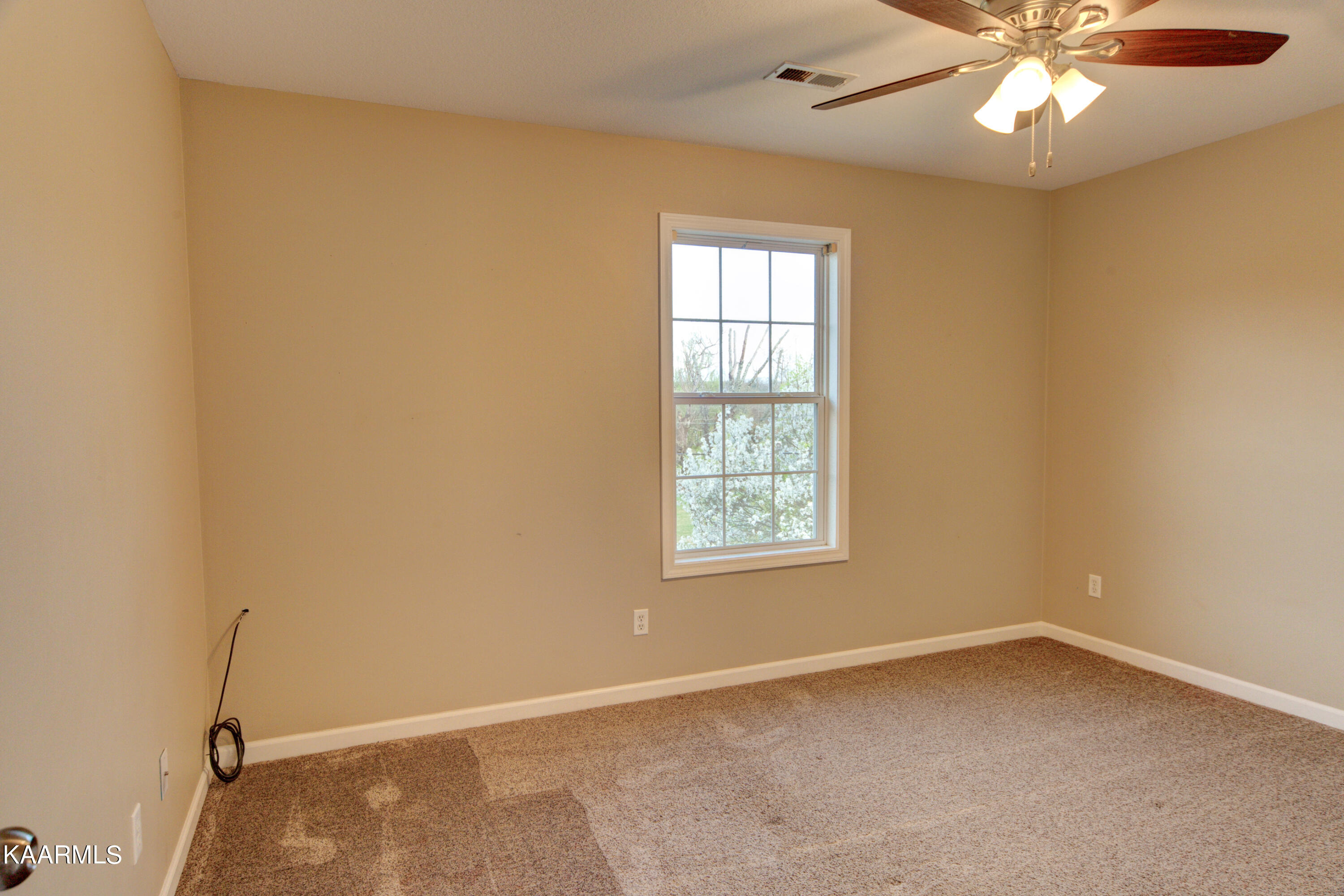 235 Troxel Drive Oneida, TN 37841 - Photo 24 of 34 235TroxelDr024