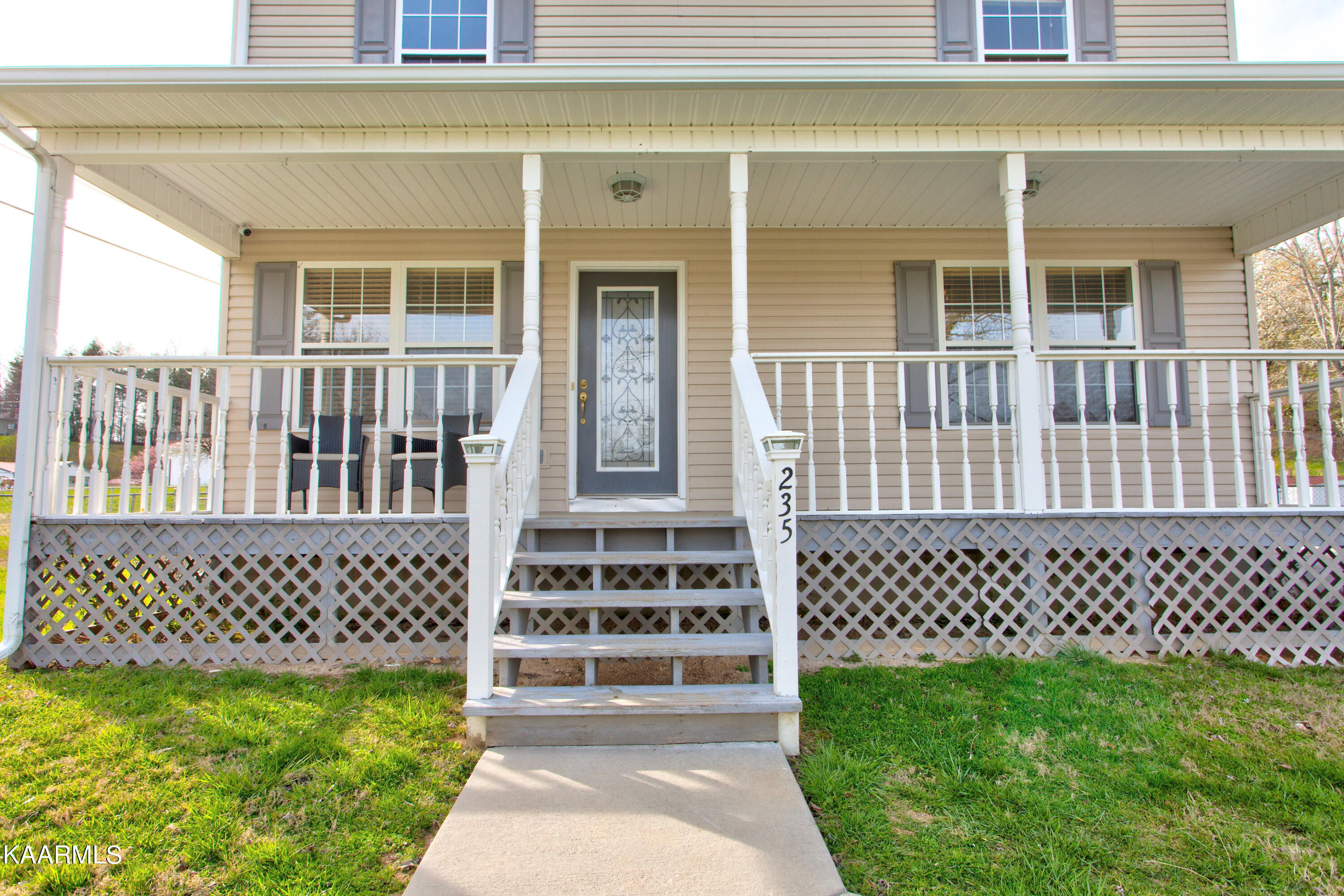 235 Troxel Drive Oneida, TN 37841 - Photo 3 of 34 235TroxelDr003