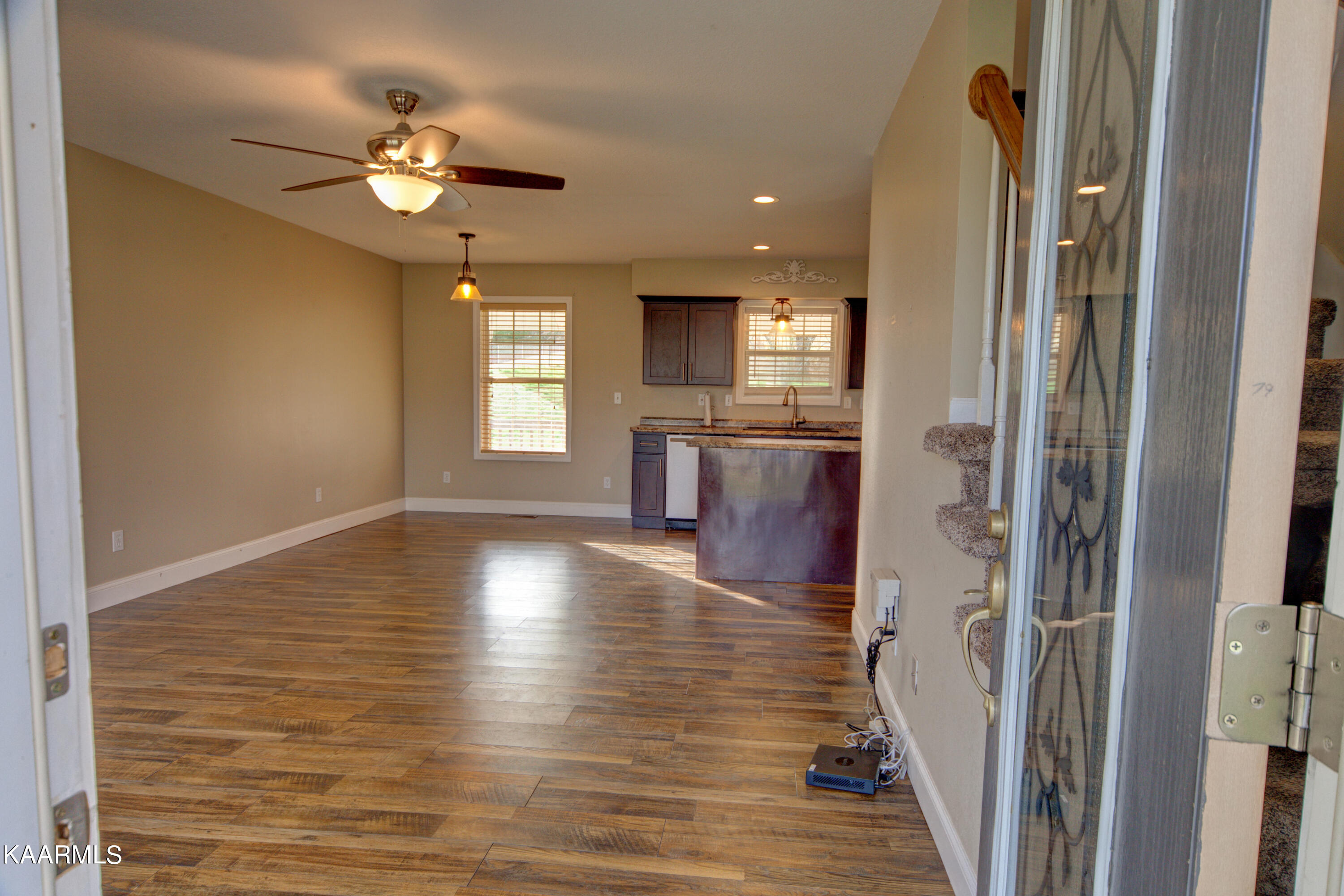 235 Troxel Drive Oneida, TN 37841 - Photo 4 of 34 235TroxelDr004