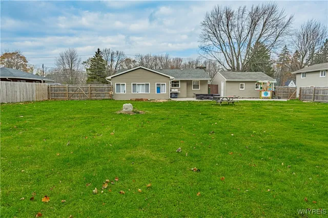 $269,900 | 7172 Rochester Road, Lockport Town, NY 14094