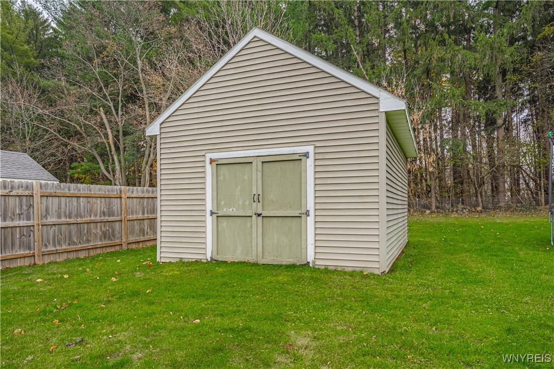 7172 Rochester Road Lockport Town, NY 14094 - Photo 32 of 39