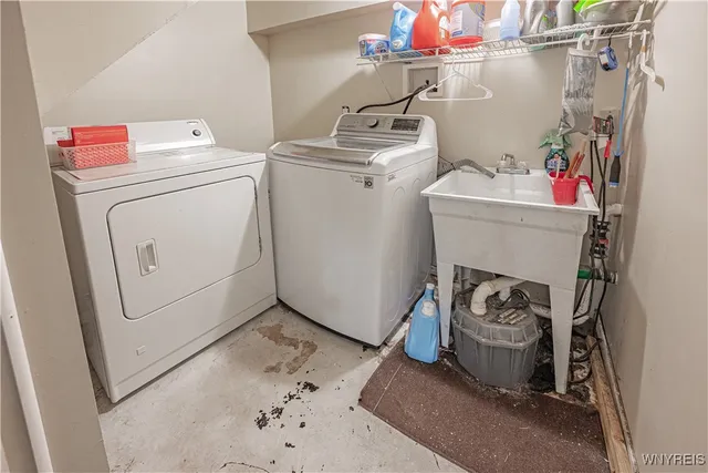 $269,900 | 7172 Rochester Road, Lockport Town, NY 14094