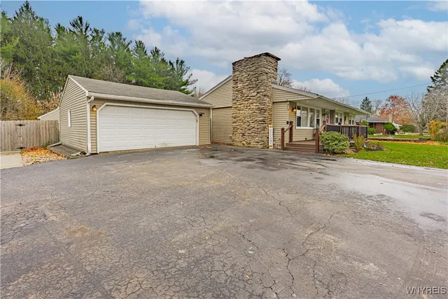 $269,900 | 7172 Rochester Road, Lockport Town, NY 14094