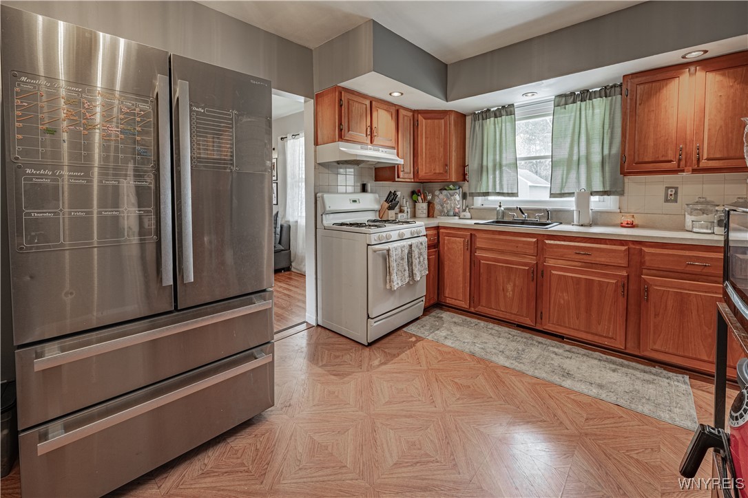 7172 Rochester Road Lockport Town, NY 14094 - Photo 7 of 39