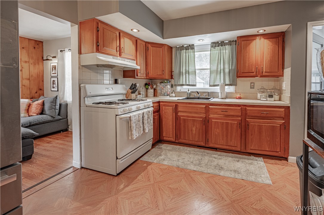 7172 Rochester Road Lockport Town, NY 14094 - Photo 9 of 39