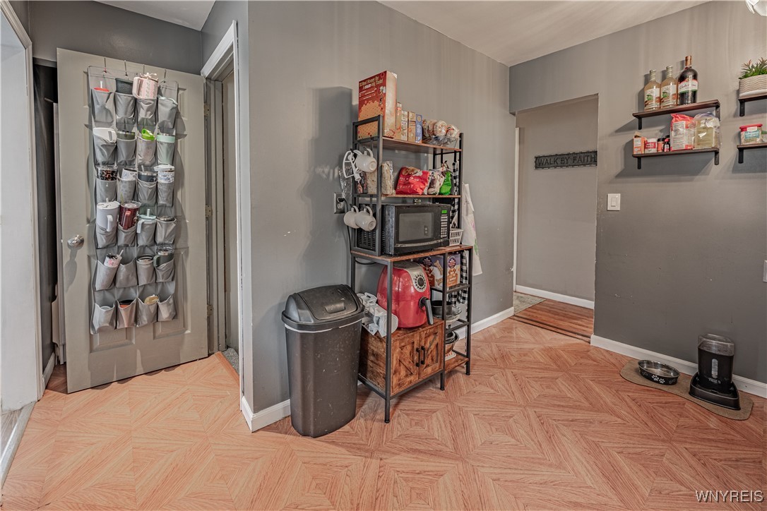 7172 Rochester Road Lockport Town, NY 14094 - Photo 10 of 39