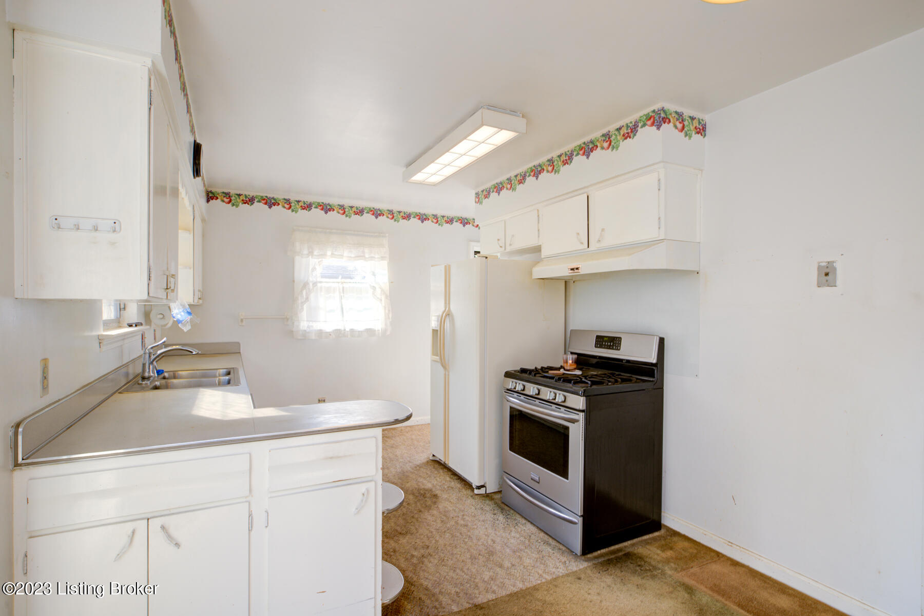8909 Waltlee Road Louisville, KY 40291 - Photo 11 of 37 GSP-8909_Waltlee_Rd-9