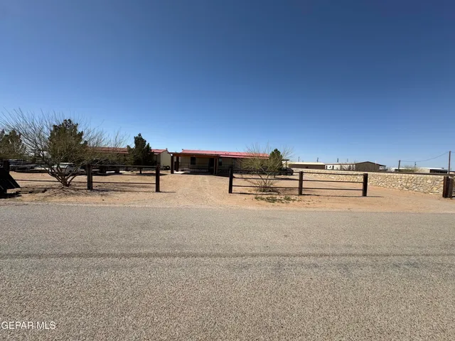 $260,000 | 15072 Mandeville Avenue, Horizon City, TX 79928