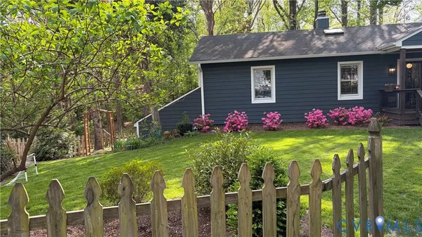 a front view of house with yard