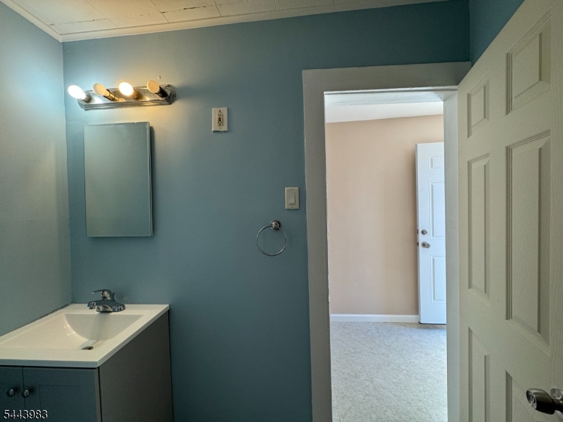 16 Walnut Terrace Bloomfield, NJ 07003 - Photo 3 of 7
