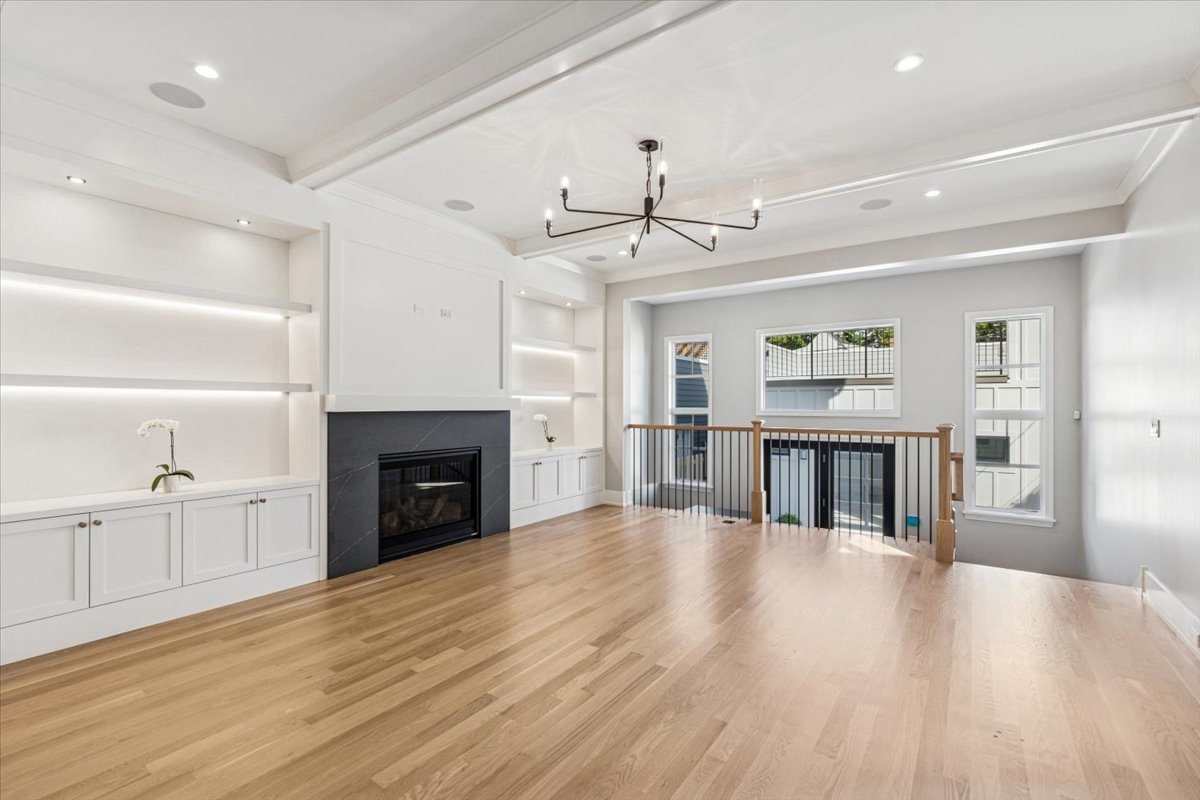 1932 West Wolfram Street Chicago, IL 60657 - Photo 11 of 44