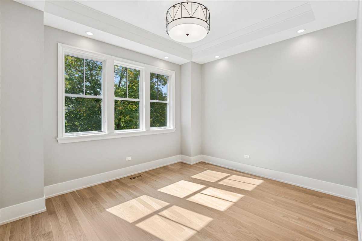 1932 West Wolfram Street Chicago, IL 60657 - Photo 21 of 44