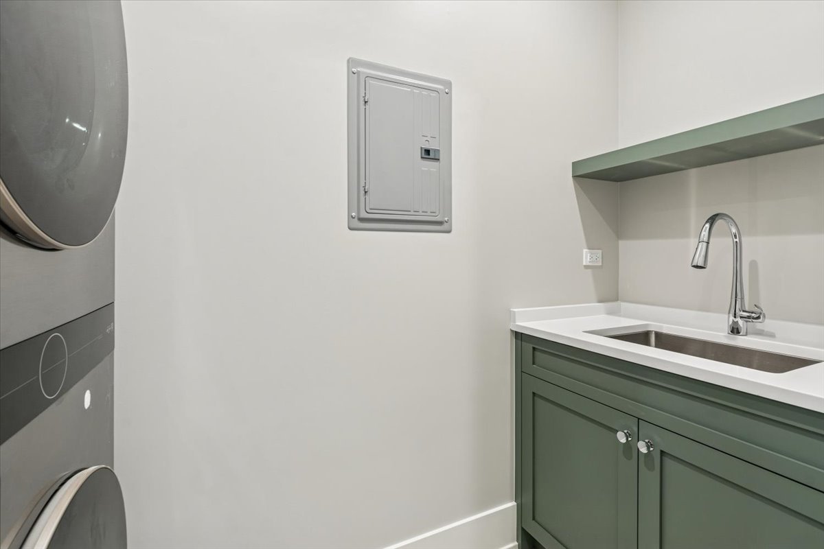 1932 West Wolfram Street Chicago, IL 60657 - Photo 26 of 44