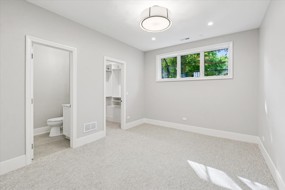 1932 West Wolfram Street Chicago, IL 60657 - Photo 30 of 44