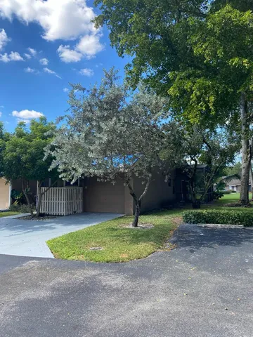 $4,300 | 22291 Woodspring Drive, Boca Raton, FL 33428