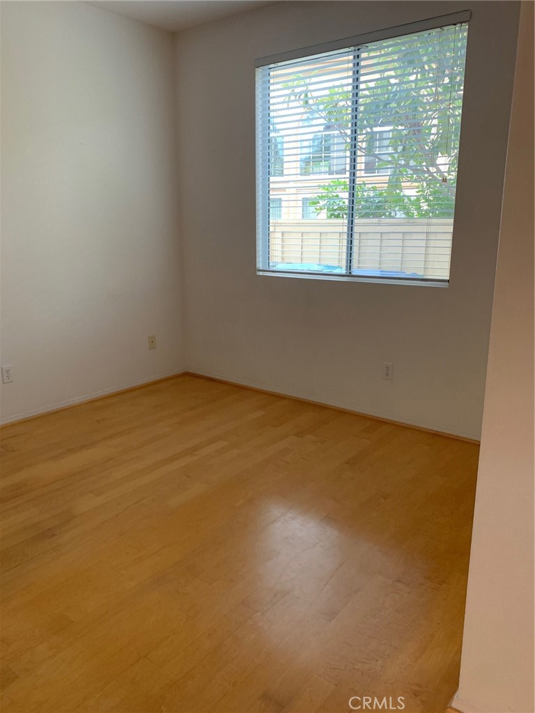1 Pompeii Irvine, CA 92606 - Photo 6 of 10 an empty room with a window