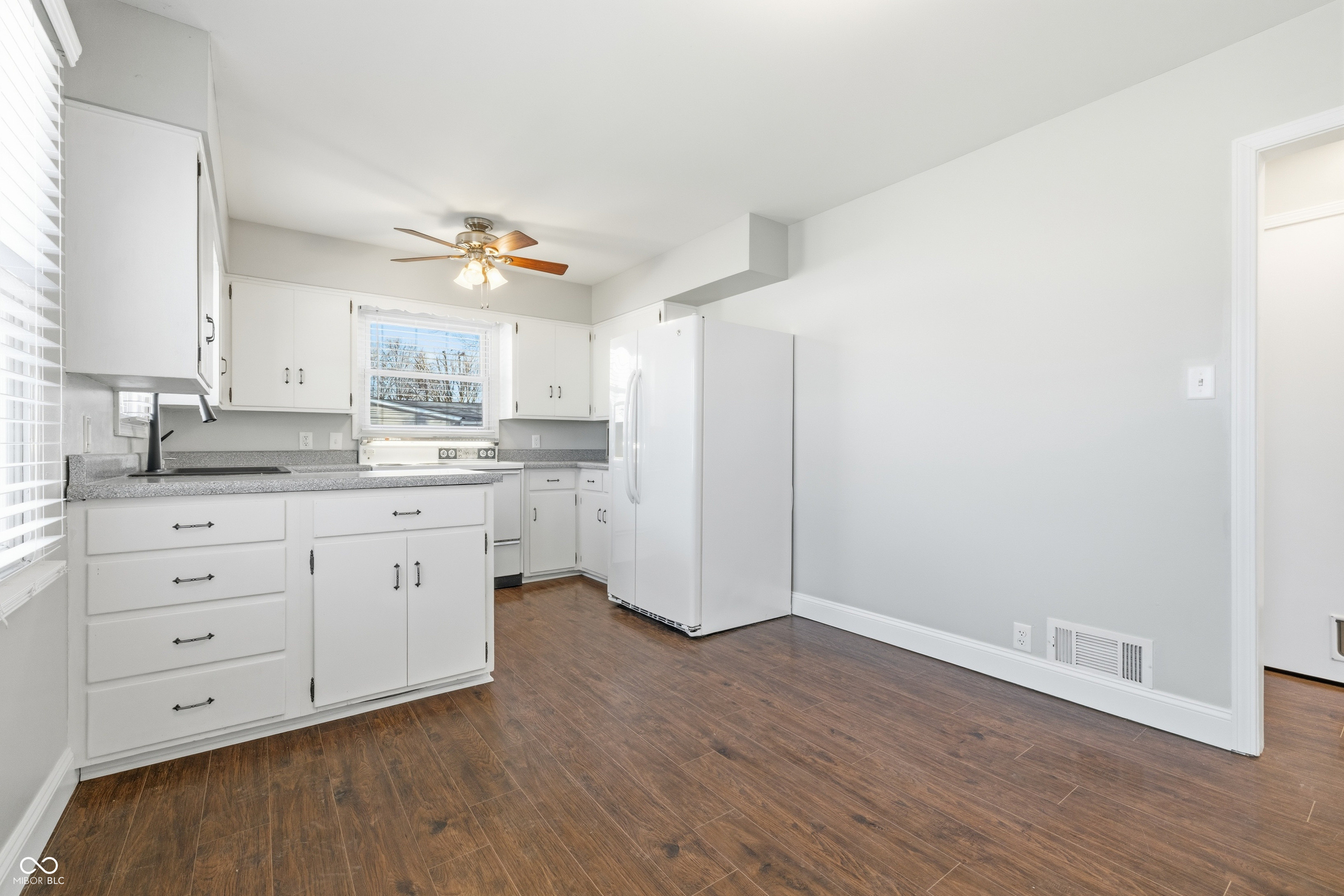428 Maxwell Road Indianapolis, IN 46217 - Photo 11 of 36 Gallery Image 11