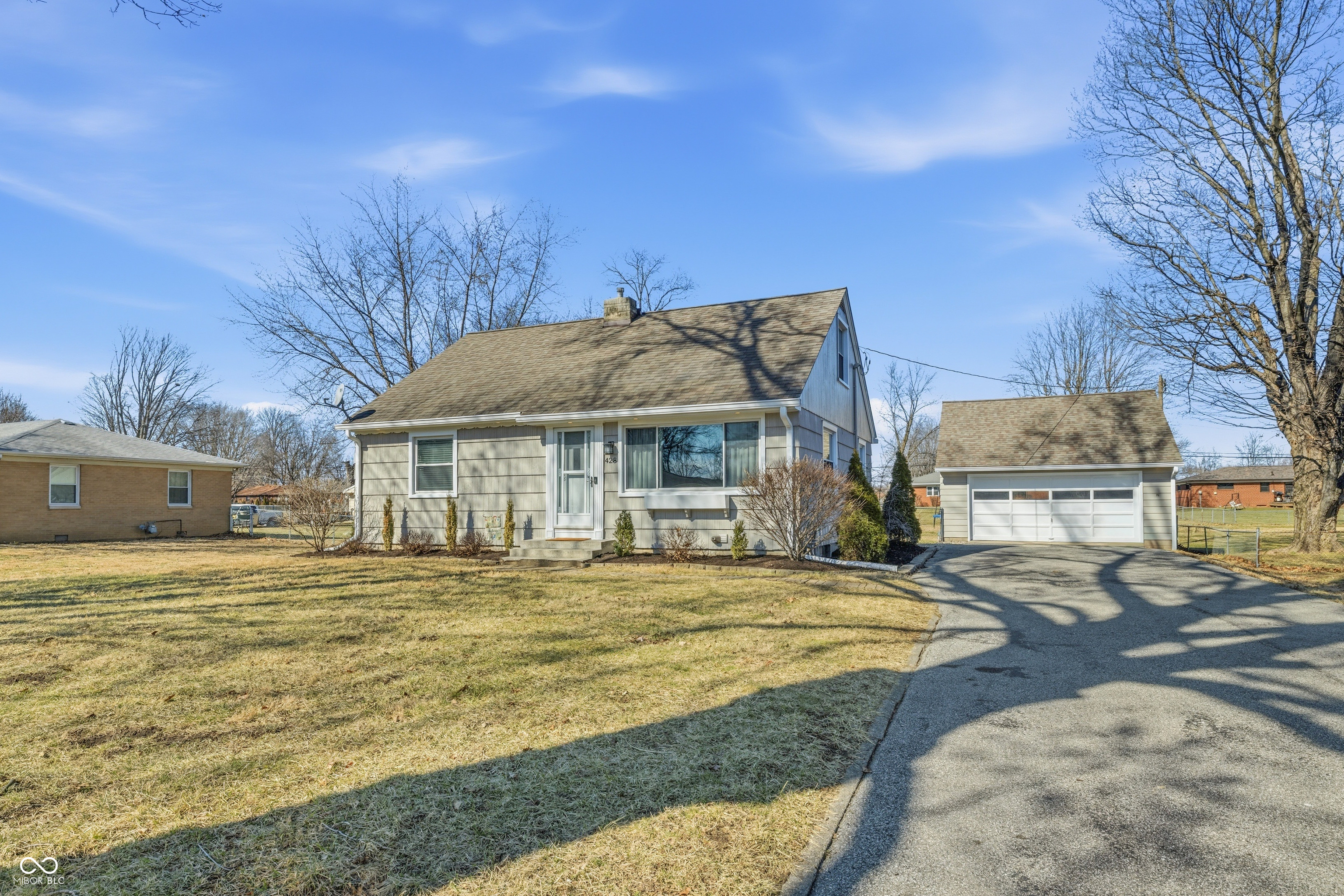 428 Maxwell Road Indianapolis, IN 46217 - Photo 3 of 36 Gallery Image 3