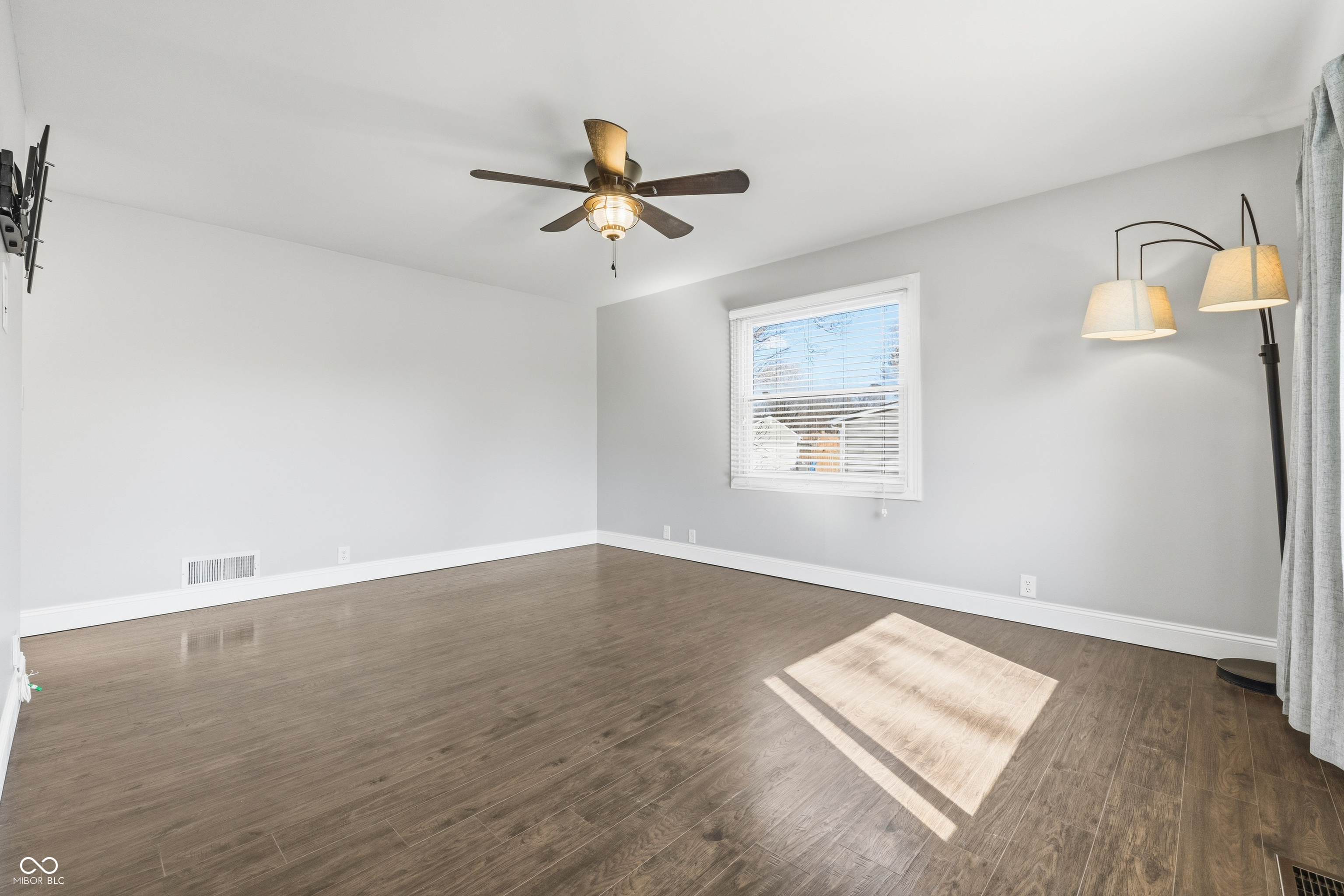428 Maxwell Road Indianapolis, IN 46217 - Photo 9 of 36 Gallery Image 9