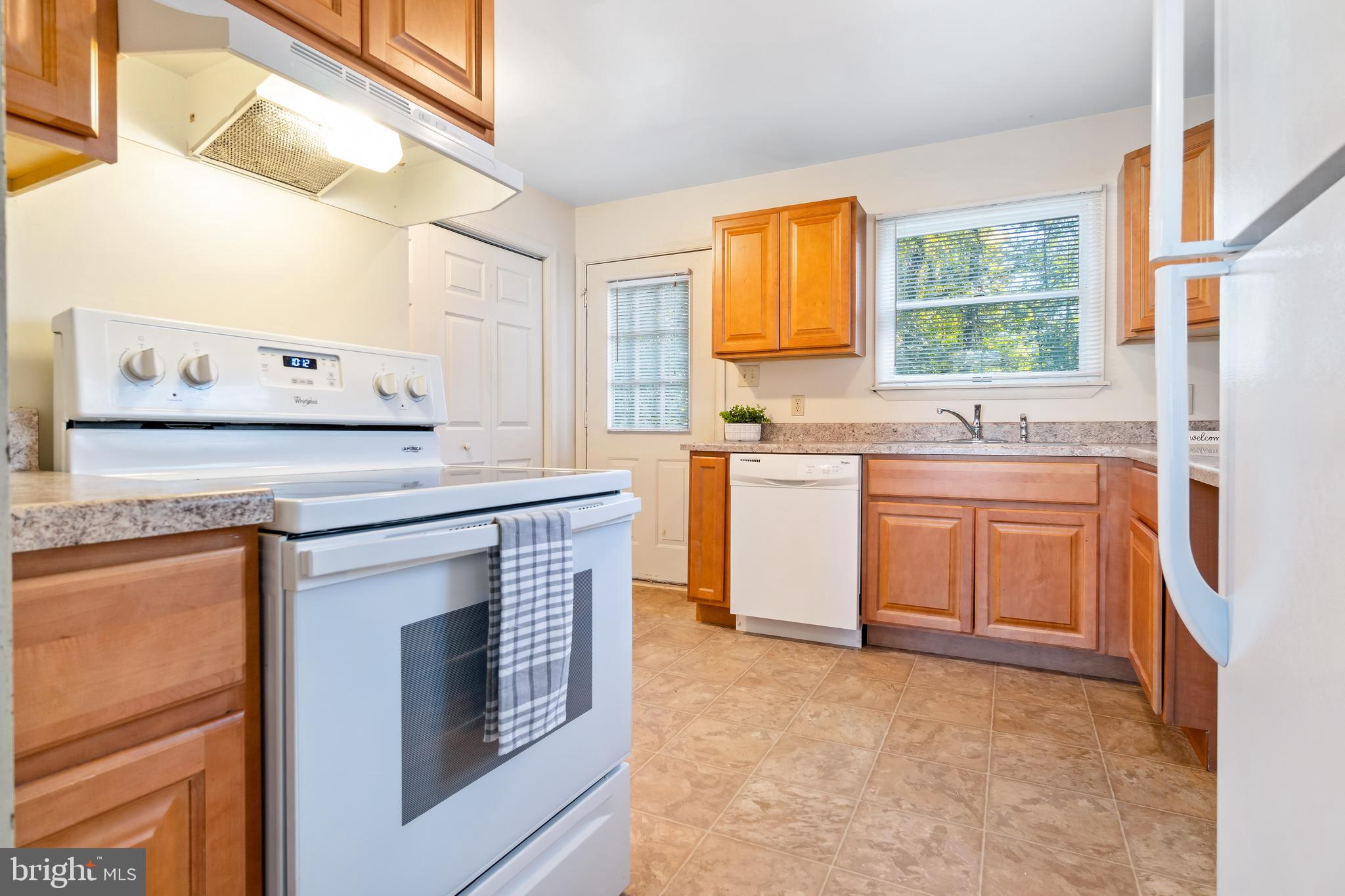 136 Friendship Road Elkton, MD 21921 - Photo 7 of 21 KITCHEN