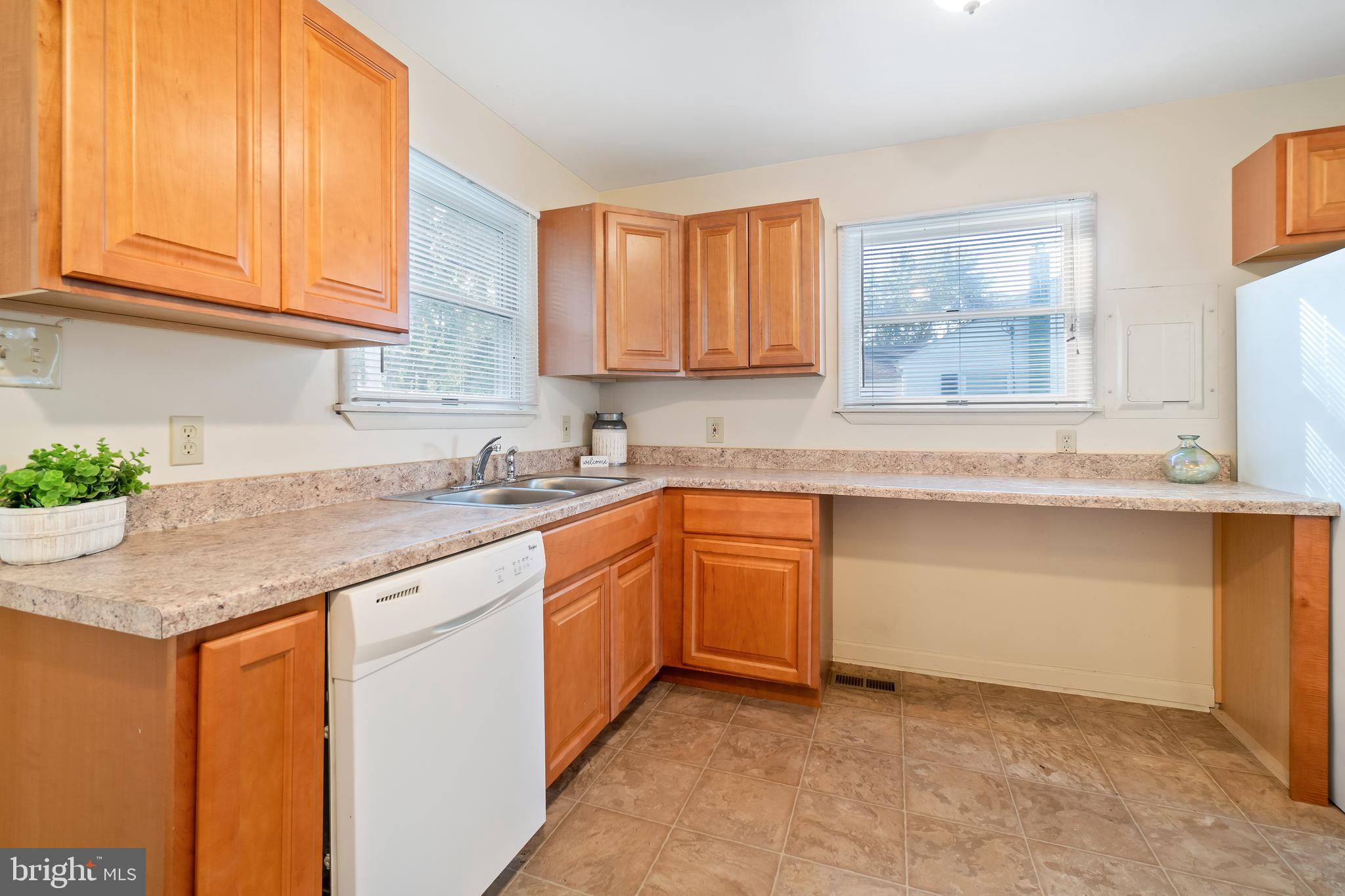 136 Friendship Road Elkton, MD 21921 - Photo 9 of 21 AMPLE COUNTERTOP SPACE