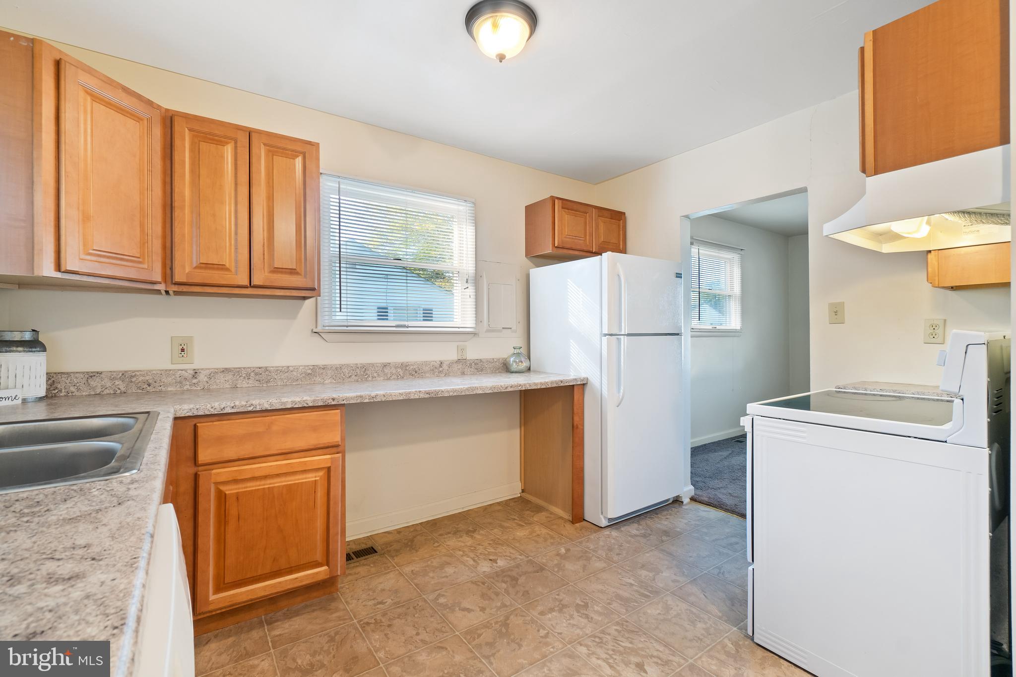 136 Friendship Road Elkton, MD 21921 - Photo 10 of 21 SPACE FOR COUNTER STOOLS